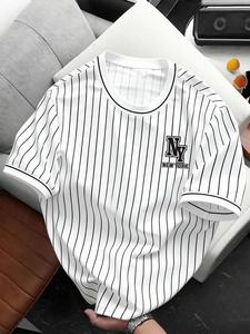 Men's casual crew neck striped short-sleeve T-shirt, comfortable top for daily wear, fashionable men's clothing, suitable for casual and sports wear.