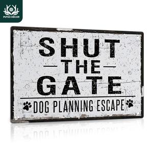 Vintage Metal Tin Sign, Shut The Gate Dog Planning Escape Wall Art Decor, Vintage Plaque Decor, Home Decor Products, Wall Art Decor for Home Farmhouse Coffee Shop Cafe Living Room
