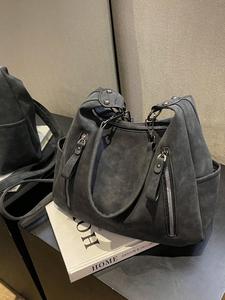 PU hobo bag solid color zipper large capacity college students novice white-collar office business commuting work bag Fall&winter Fashion Studded Decor Solid Color Zipper Shoulder Bag, Women's Trendy Crossbody Bag for School & Party Hobo Crossbody Bags