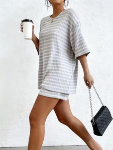 Women's Striped Casual Top Set, Summer Short Sleeve & Shorts, Home Wear Fitness Suit, Sportswear 2-Piece Set, Loose Fit Above Knee