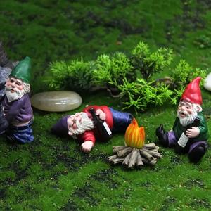 Creative Gnome Design Resin Craft (4 Counts), Miniature Garden Ornament, Fun Garden Gnome, Micro Garden Decoration for Yard, Patio, Lawn, Indoor and Outdoor Decoration, Garden Gnome Statue