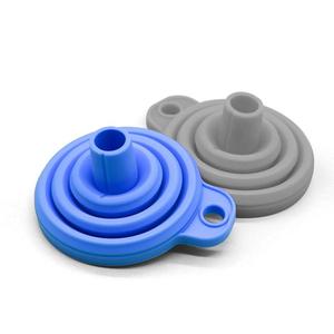Car Engine Funnel, 1 Count Universal Silicone Liquid Funnel, Washer Fluid Change Foldable Portable Auto Engine Oil Petrol Change Funnel