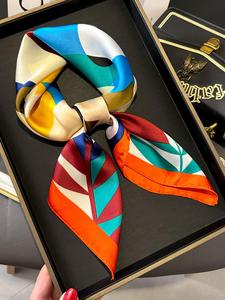 Colorful Floral Print Square Scarf, Fashionable Soft Comfortable Scarf for Women, Casual Versatile Scarf for All Seasons