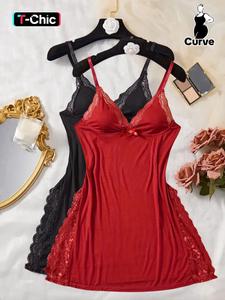 Plus Size Contrast Lace Split Thigh Cami Lace Trim Nightdress, Casual Soft Comfortable Spaghetti Strap Nightgown for Women, Women's Sleepwear for All Seasons, Stylish Nightwear