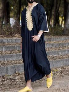 Men's Stripe Print Embroidering Notched Neck Kaftan, Summer Outfits 2024, Regular Fit Abaya Gown, Pakistani Clothes, Thobes for Men, Authentic Saudi Thobe, Muslim Islamic Clothes, National Day Offers