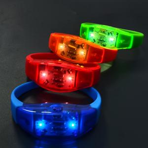 Random Color Party Sound Control Vibrating Glow Bracelet, 4pcs/set LED Glowing Bracelet for Girls & Boys, Party Accessories for Evening Party Music Festival