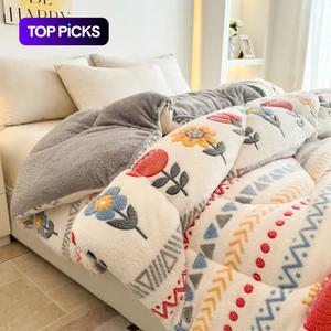 1pc Thickened Warm Splicing Quilt for Home Luxury Printed Lamb Hair Autumn and Winter Blanket Loose Polyester Quilt, Four Seasons Plus Double Bed Quilt, Quilted Polyester Quilt Core Bedding Soft and Comfortable