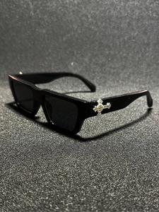 Men's Fashion Rhinestone Cross Pendant Glasses, PC Anti-Explosion Lenses, Sporty Casual Streetwear, Vintage Flat Top Sunglasses, Trendy Square Sunglasses
