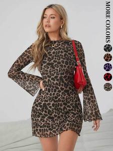 Ladies' leopard print long-sleeved figure-hugging dress - elegant and stylish short skirt for slimming and form-fitting