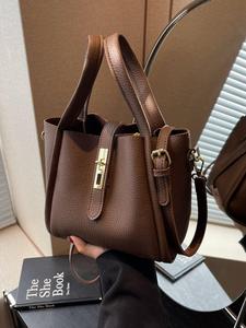 Women's Solid Color Faux Leather Bag, Fashionable Crossbody Bag with Adjustable Strap, Classic Shoulder Bag, Casual Versatile Bag for Daily Use, Everyday Shoulder Bag, Casual Crossbody Bags, Stylish Crossbody