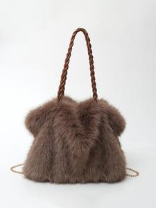 Gentle textured plush handbag, trendy and fashionable velvet tote bag, casual and versatile shoulder bag, simple solid color niche design shoulder commuter bag, suitable for daily matching, commuting and other scenarios.