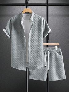 Men's two-piece set with a waffle pattern shirt and matching drawstring shorts, short-sleeved shirt with pocket sports shorts, casual fashion men's two-piece set, suitable for spring and autumn seasons.