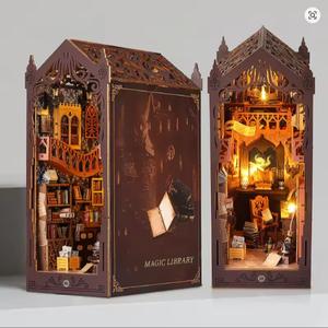 Magic Library Book Corner Set, 3D Wooden Puzzle Bookshelf Insert, Mini Dollhouse Wood Board, Ideal Gift for Adults & Teens