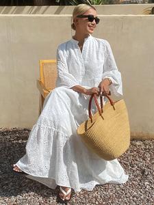A women's white fashionable French flared sleeve dress with elegant French style, suitable for commuting to work, shopping and outdoor activities, indoor and outdoor dressing