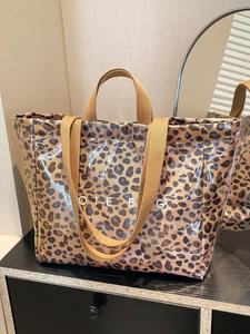 Fashion Leopard Pattern Handbag Soft Commuter Tote Bag, Large Capacity Shoulder Bag for Women, Casual Trendy Versatile High-quality Daily Commuting Bag, Girl Fashionable Shopping Bag, Fashionable Patterned Bag