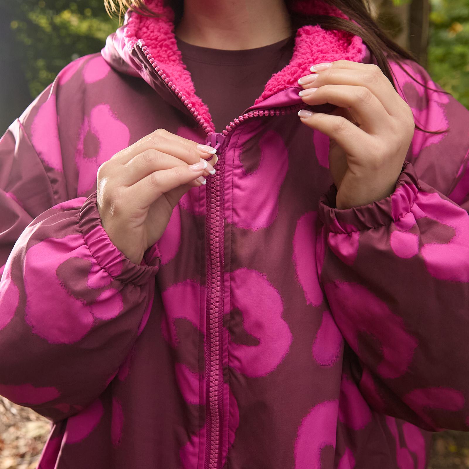 OHS Drying Robe Waterproof Wind Resistant Changing Robe Soft Sherpa Fleece Lined Oversized Hooded Long Sleeve Coat Jacket for Kids Adults Men Women Surfing Beach Swimming Keep Dry Plain Leopard Camo Gaming Bows Cherry Heart Unicorn Harlequin Zebra Geo OHS Drying Robe Waterproof Wind Resistant Changing Robe Soft Sherpa Fleece Lined Oversized Hooded Long Sleeve Coat Jacket for Kids Adults Men Women Surfing Beach Swimming Keep Dry Plain Leopard Camo Gaming Bows Cherry Heart Unicorn Harlequin Zebra Geo