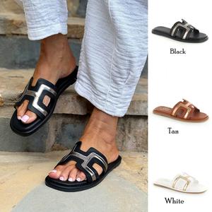 Harper:True to size.SIZE UP FOR A WIDER FIT FLAT COMFORT SANDAL