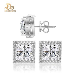 Delzzad Princess Halo Earrings S925 VVS Synthetic Moissanite Stud Earrings Perfect Birthday Mother’s Day Gift for Men Women Silver Earrings Golden Earrings Wedding Set