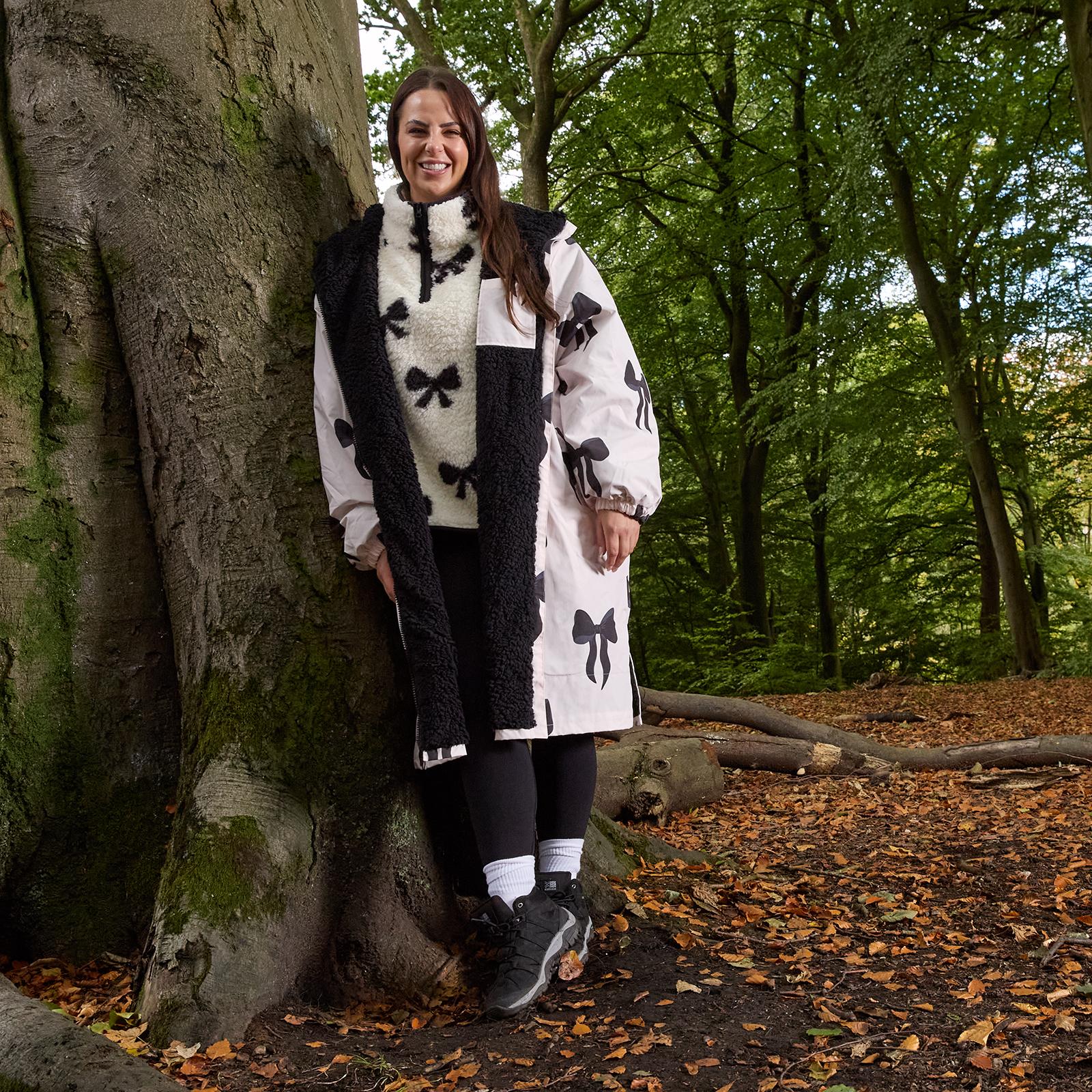 OHS Drying Robe Waterproof Wind Resistant Changing Robe Soft Sherpa Fleece Lined Oversized Hooded Long Sleeve Coat Jacket for Kids Adults Men Women Surfing Beach Swimming Keep Dry Plain Leopard Camo Gaming Bows Cherry Heart Unicorn Harlequin Zebra Geo OHS Drying Robe Waterproof Wind Resistant Changing Robe Soft Sherpa Fleece Lined Oversized Hooded Long Sleeve Coat Jacket for Kids Adults Men Women Surfing Beach Swimming Keep Dry Plain Leopard Camo Gaming Bows Cherry Heart Unicorn Harlequin Zebra Geo