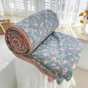 Floral Print Summer Soft Lightweight Quilts, 1 Count Soft & Skin-friendly Air-conditioning Quilt, Breathable Summer Quilt, Thin Blanket for Home Bedroom Living Room Dormitory, Floral Bedding