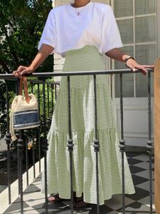 Women's High Waist Gingham Maxi Skirt Tiered Plaid Pattern Long Skirts A-Line Flowy Ruffle Hem Casual Summer Vacation Outfits Cottagecore French Girl Aesthetic Picnic Boho Chic Daily Wear Spring