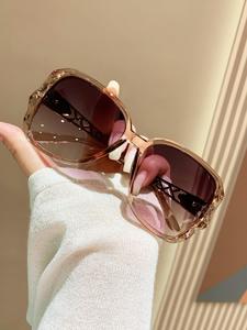 Lightweight Plastic Square Frame Sunglasses, New Fashion Travel Accessories for Women & Men, Lightweight and Durable for Outdoor Sun Protection Glasses for Daily Use, National Day Offers